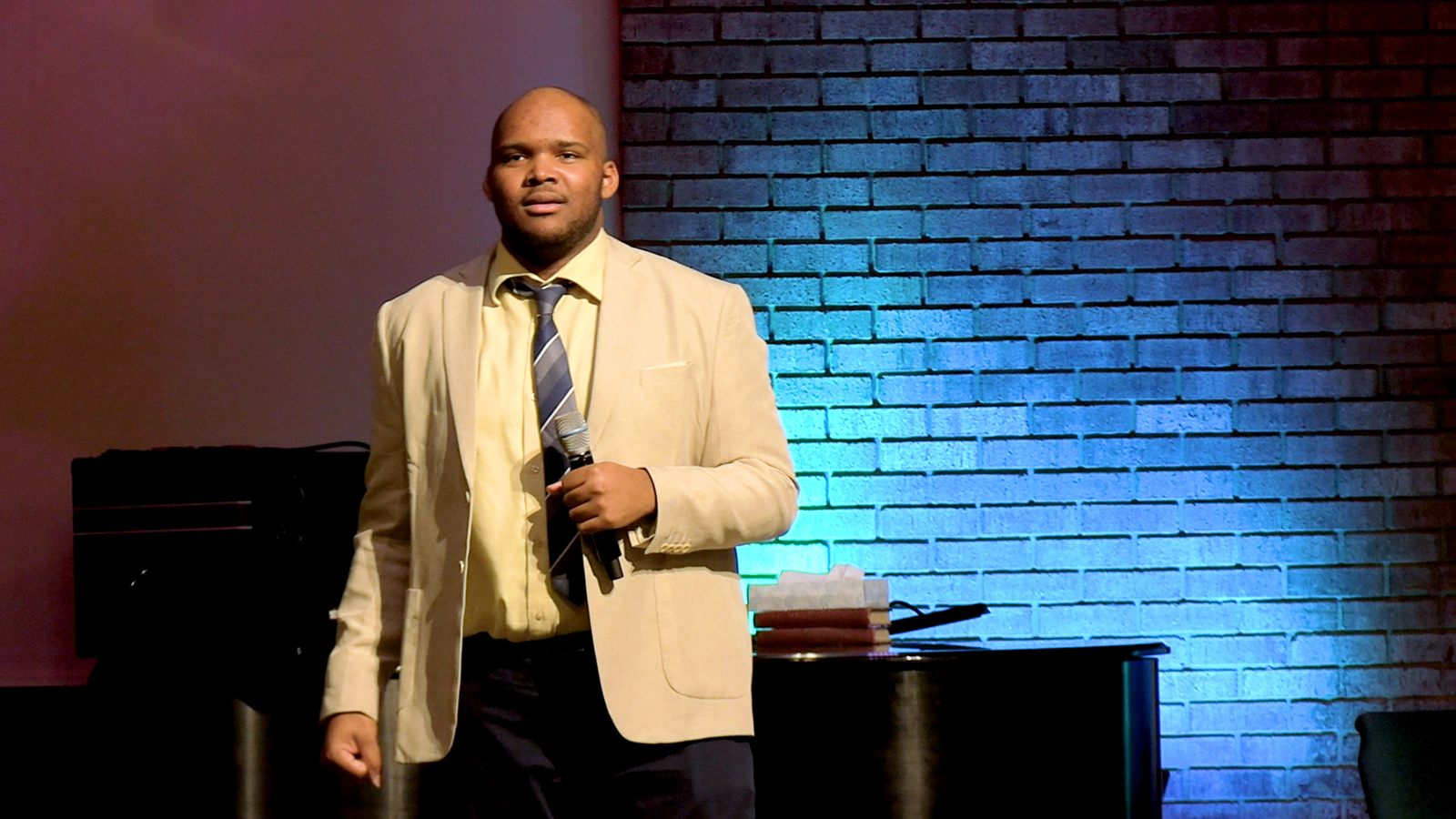 Michael Saunders preaching